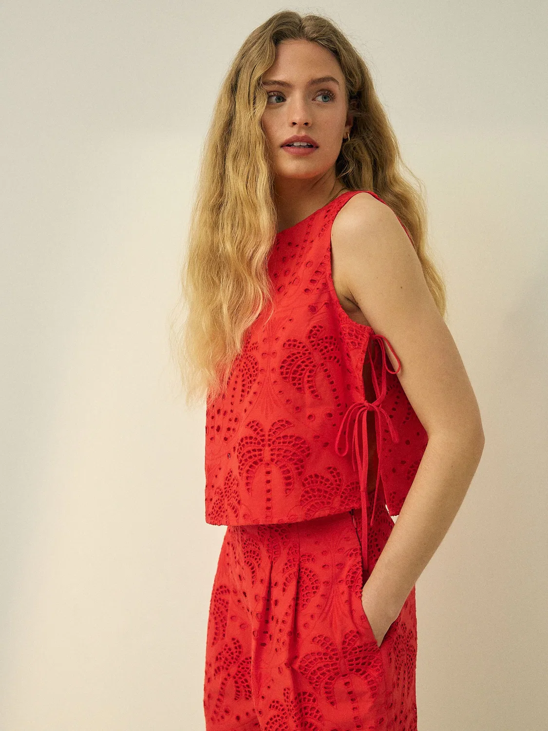 Топ с вышивкой Red N. Premium Cotton Next, красный