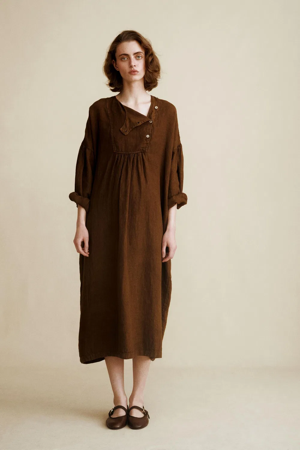 Платье из 100% льна, созданное в сотрудничестве Caramel London и Zara., Chocolate