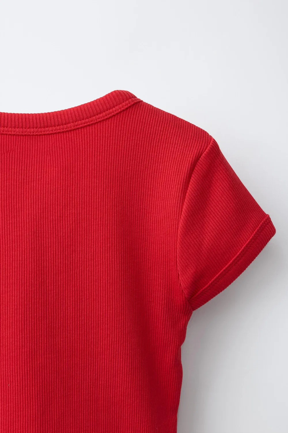 Футболка с V-образным вырезом и ребристой отделкой ZARA, Red — фото 4