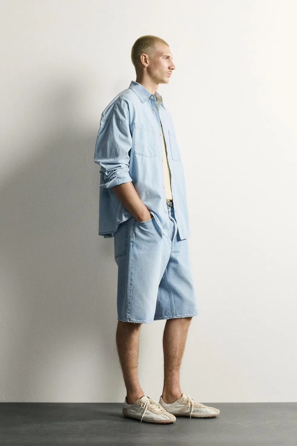 Легкая выцветшая джинсовая рубашка ZARA, Light blue — фото 4