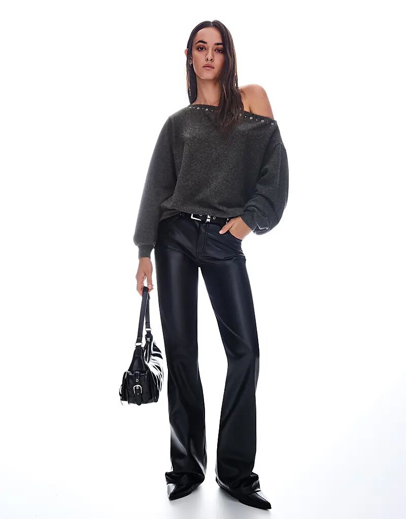 

Вязаный свитер Bershka с заклепками серого цвета