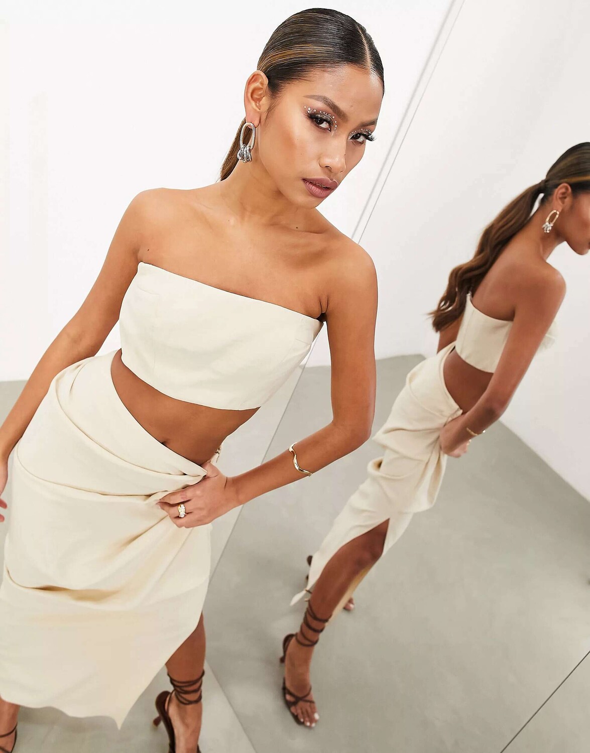 

Льняной укороченный топ-бандо с камнями ASOS