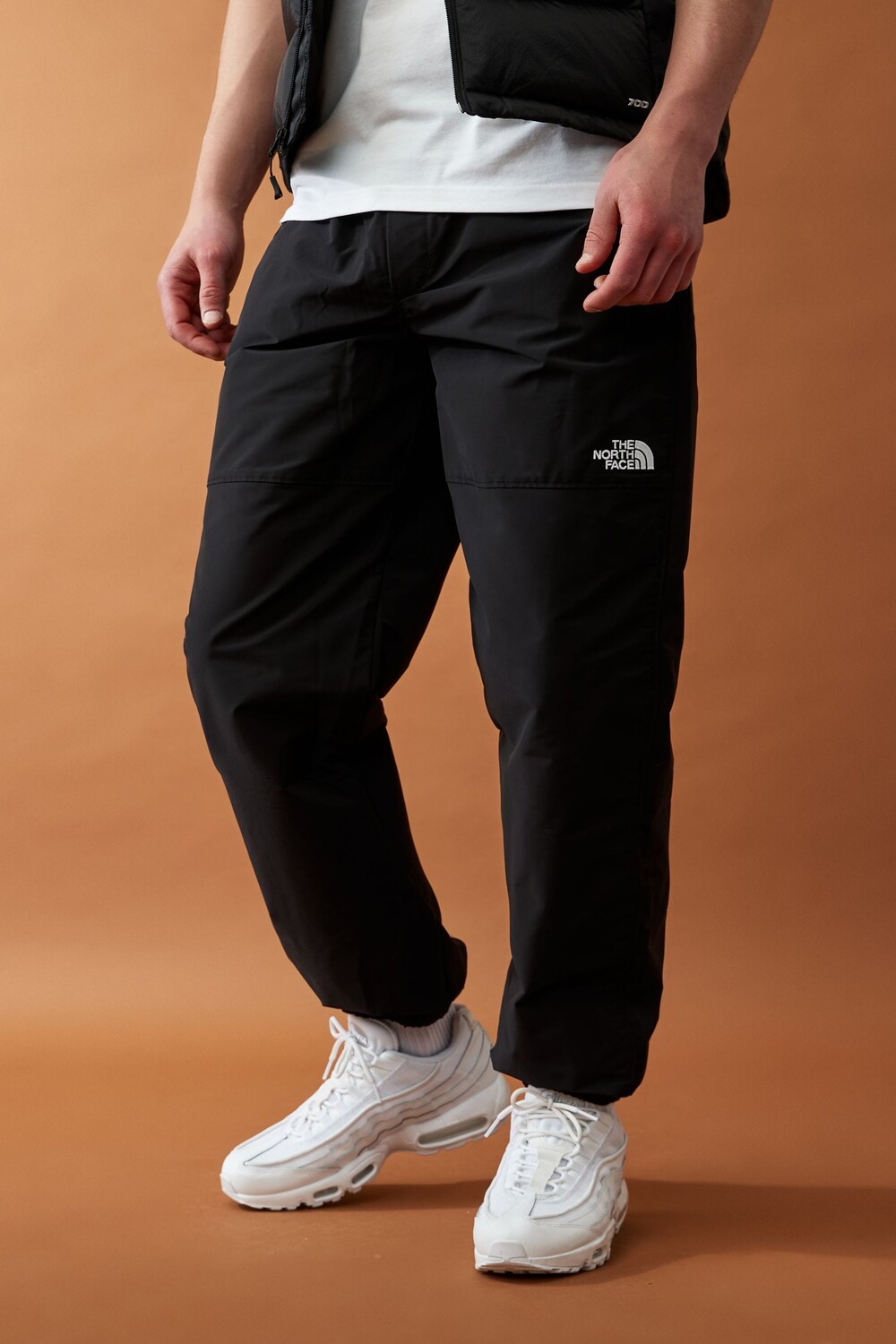 

Легкие водонепроницаемые джоггеры The North Face, черный