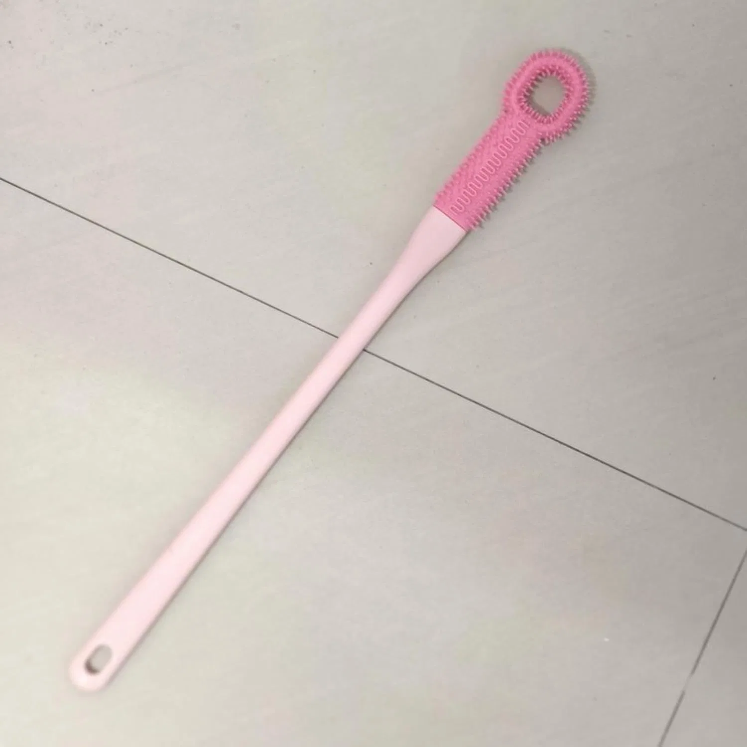 Щетка для ног с длинной ручкой, Silicone, 1 шт, 40x3.7 см, Rose Generic — фото 3