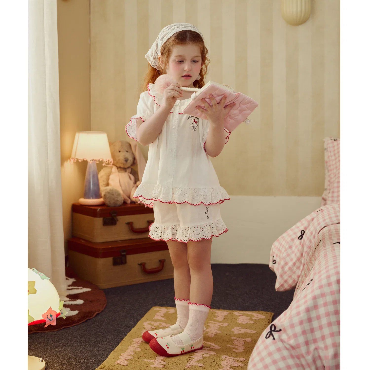 Детский комплект для отдыха Hello Kitty Lounge Set Sanrio Series Sweet Cotton Breathable Lace Trim Crew Neck Short Sleeve Shorts, GUKOO, Raw White — фото 4