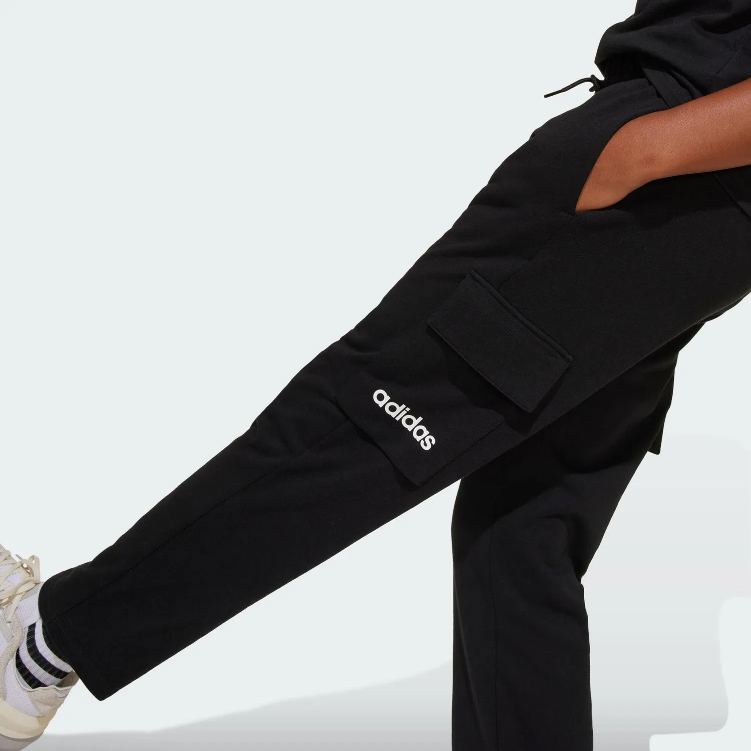 Детские карго-брюки свободного кроя Essentials Adidas, Schwarz Weiss — фото 4