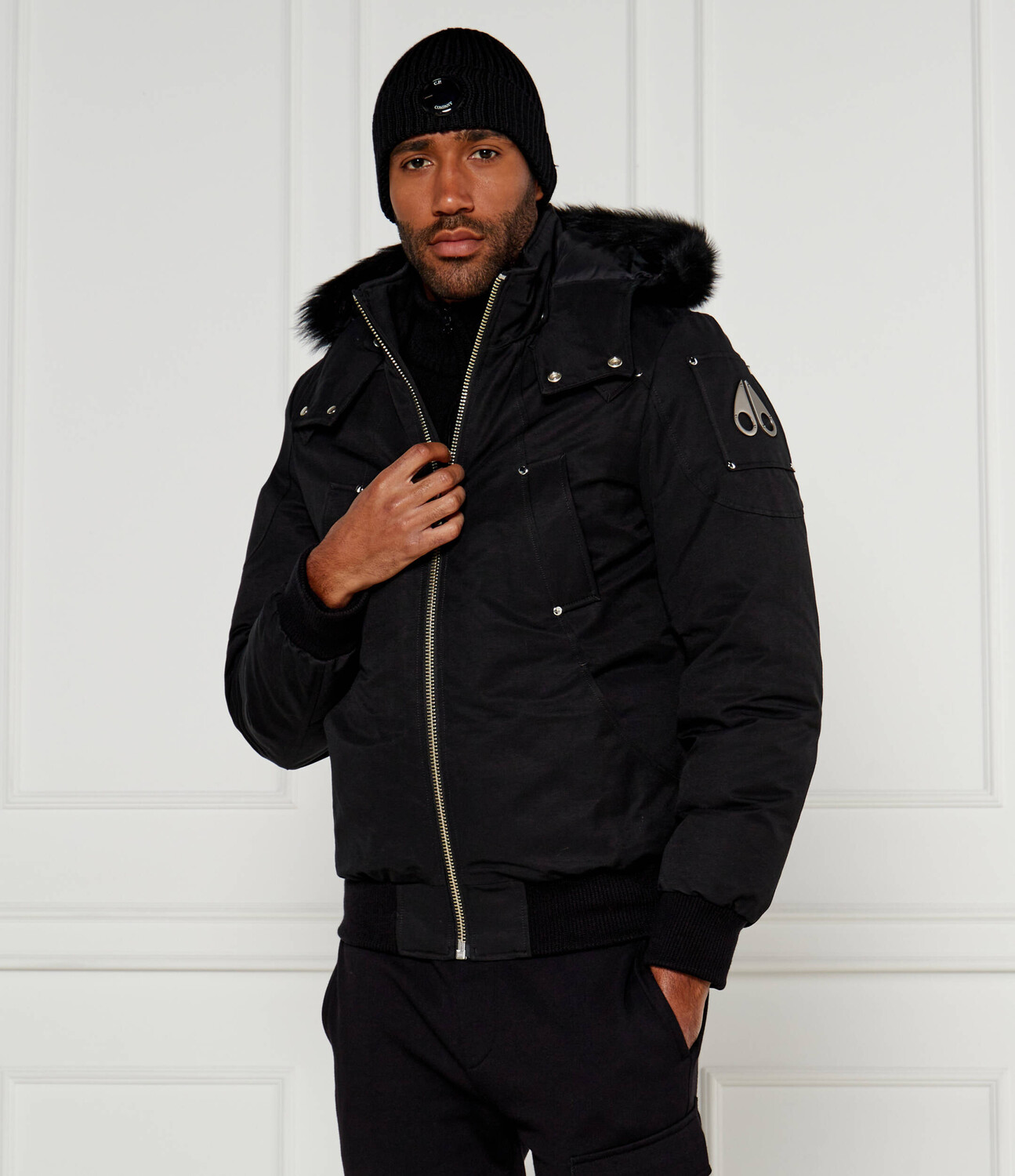 

Куртка-бомбер Moose Knuckles Regular Fit, черный