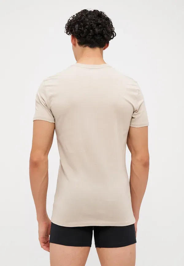Комплект из 3 футболок Polo Ralph Lauren, черный/темно-серый/бежевый — фото 3
