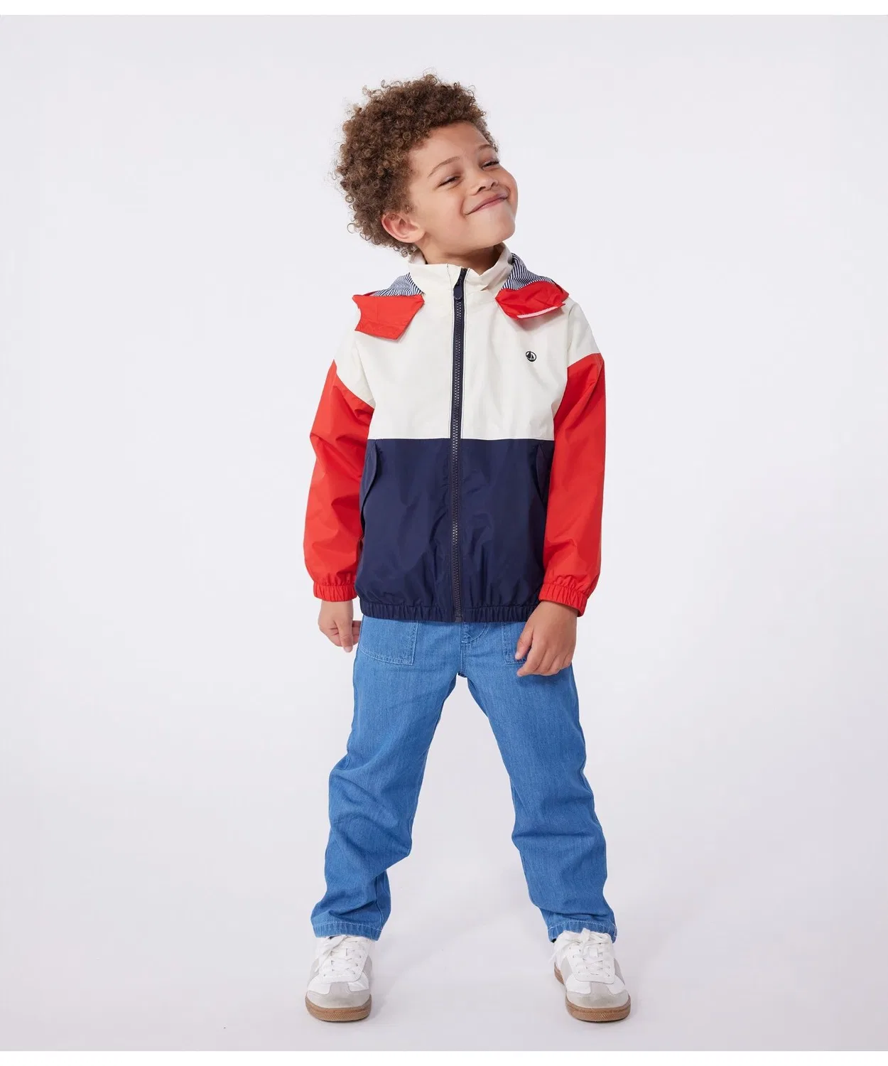 Детский ветрозащитный дождевик с принтом, модель Mountain Parka PETIT BATEAU, White