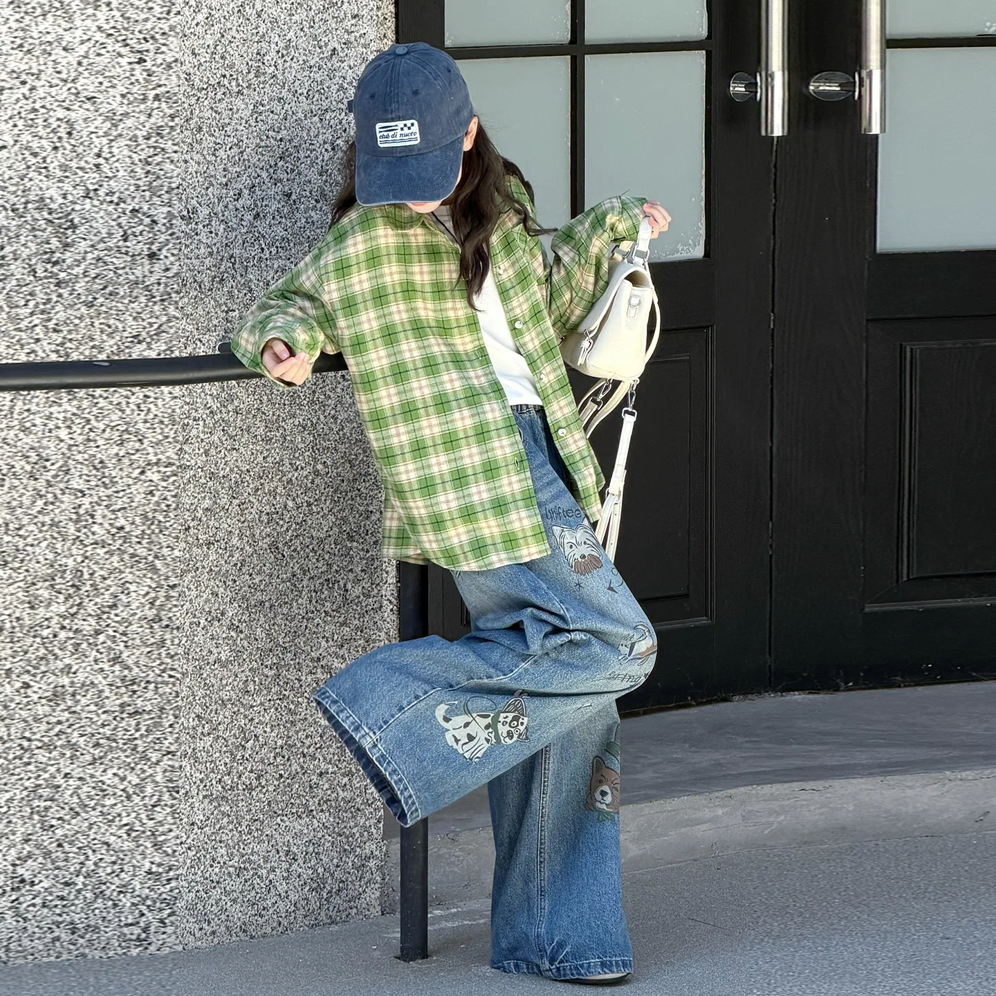 Детский комплект из рубашки и джинсов с цветочным принтом, модель Green Plaid Shirt+Floral Jeans, MADALLO, Green Plaid Shirt+Floral Jeans — фото 4