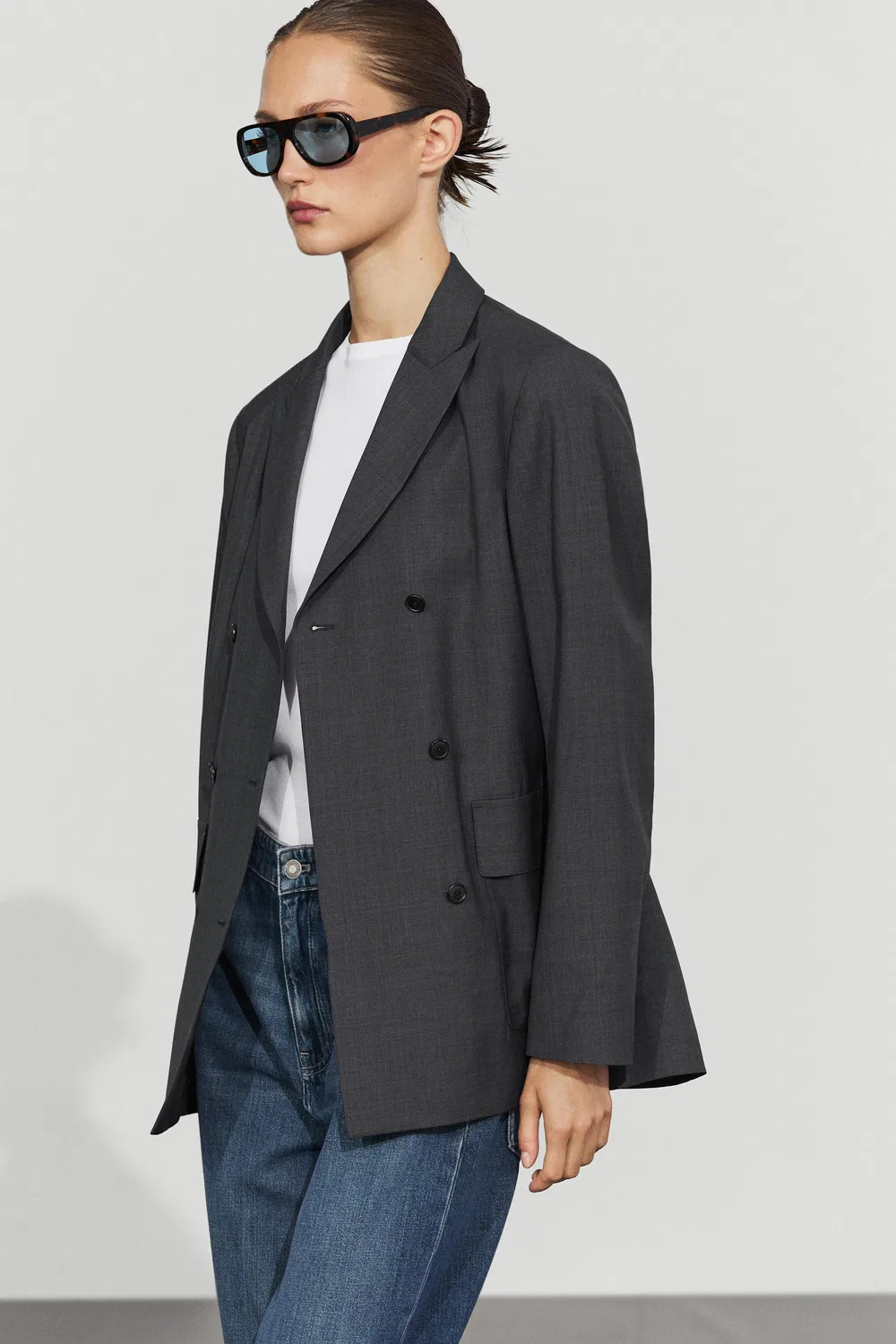 Блейзер Massimo Dutti Double-Breasted With Pocket Detail, темно-серый — фото 3