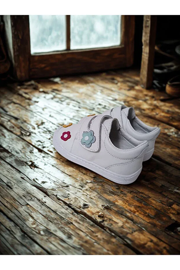 Детские туфли для девочек с цветочным принтом Real leather first step baby shoes with daisies Joy Colours, White — фото 2