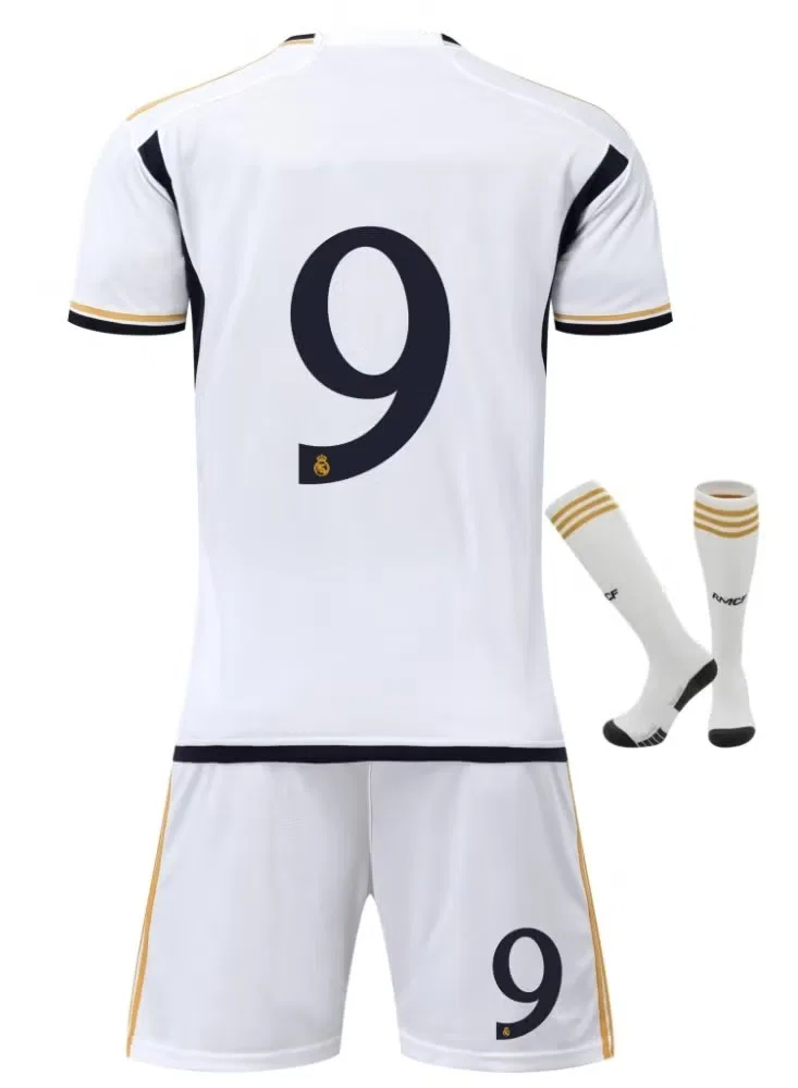 Комплект футбольной формы с шортами и носками Real Madrid