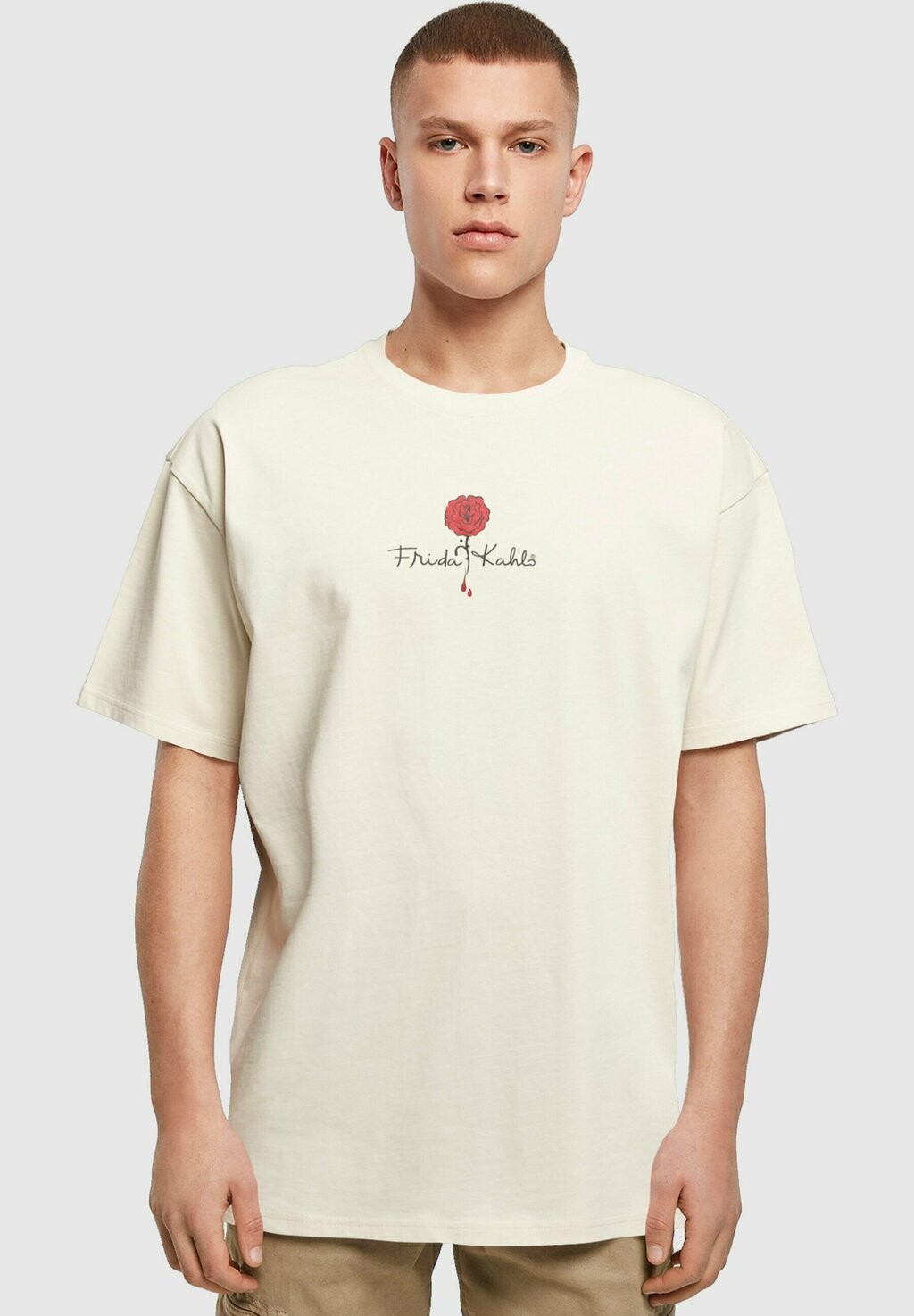 

Футболка с принтом FRIDA KAHLO LOGO ROSE HEAVY OVERSIZE TEE Merchcode, цвет sand