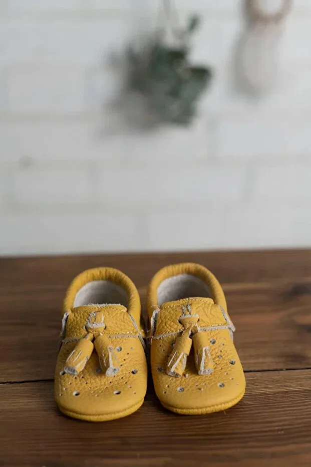 Детские кожаные туфли без застежки с кисточками Olivo Mini, Lemon — фото 3