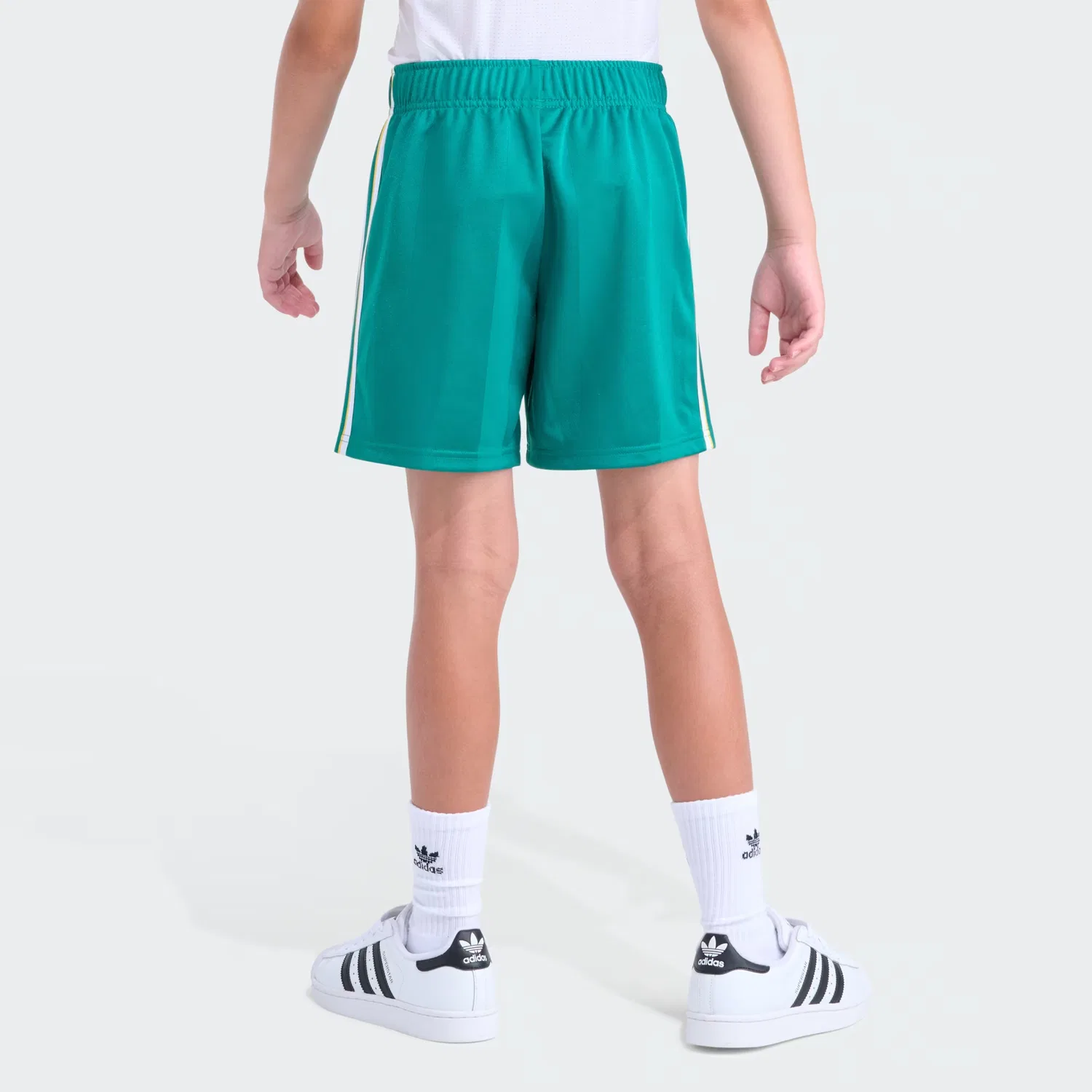Детские спортивные шорты с кулиской Archieve Soccer Adidas Originals, зеленый — фото 2