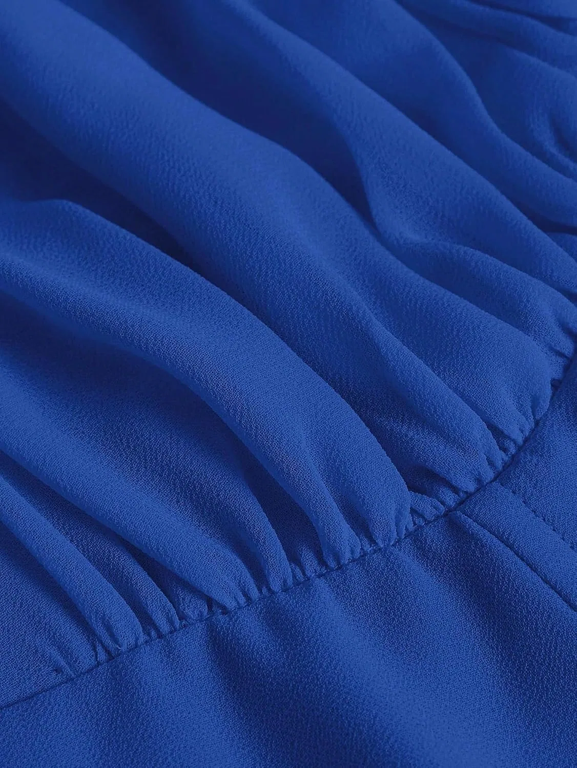 Женское короткое cami-платье с запахом на бретелях, Royal Blue — фото 4