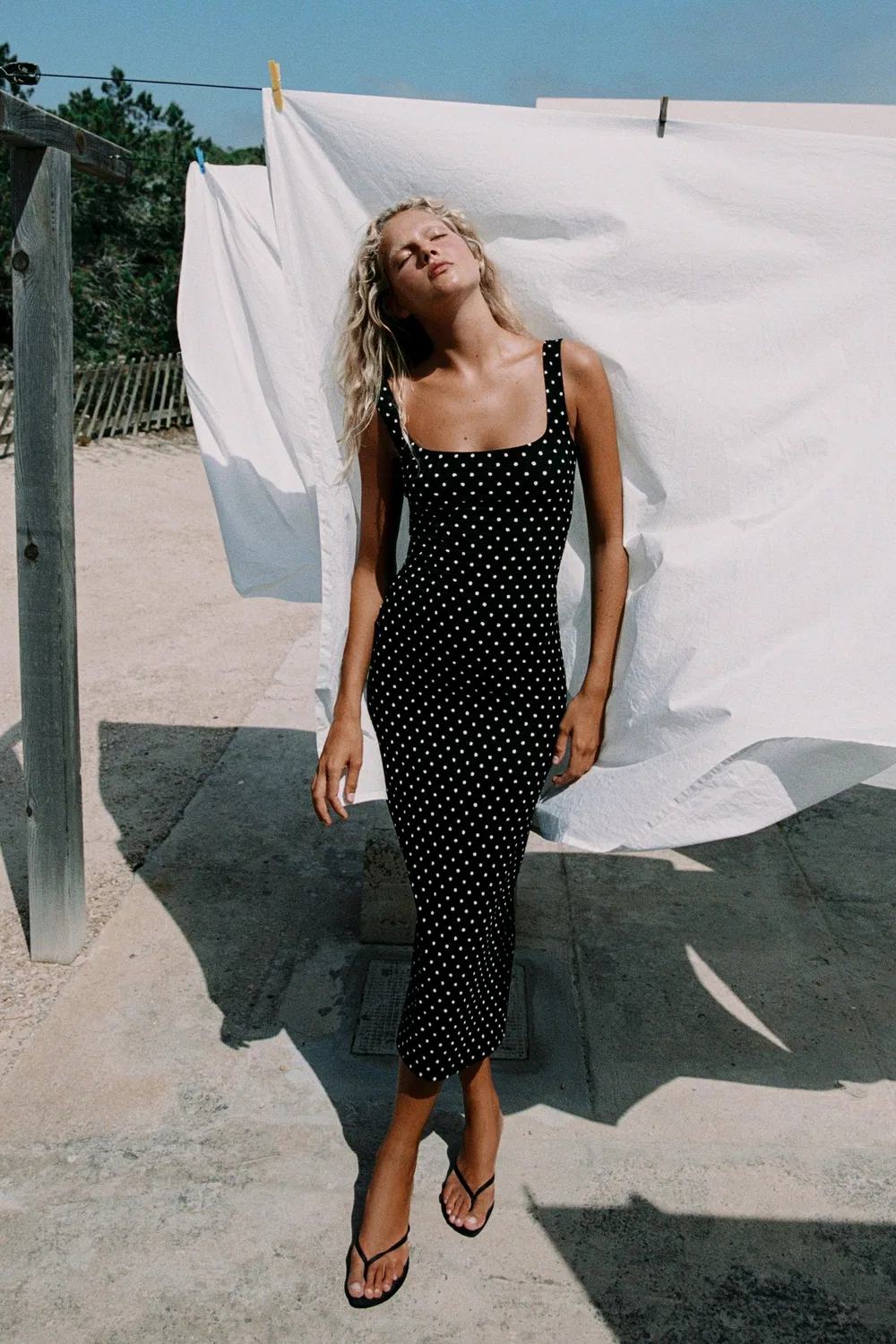 Платье миди с текстурированным узором в горошек ZARA, Black/White