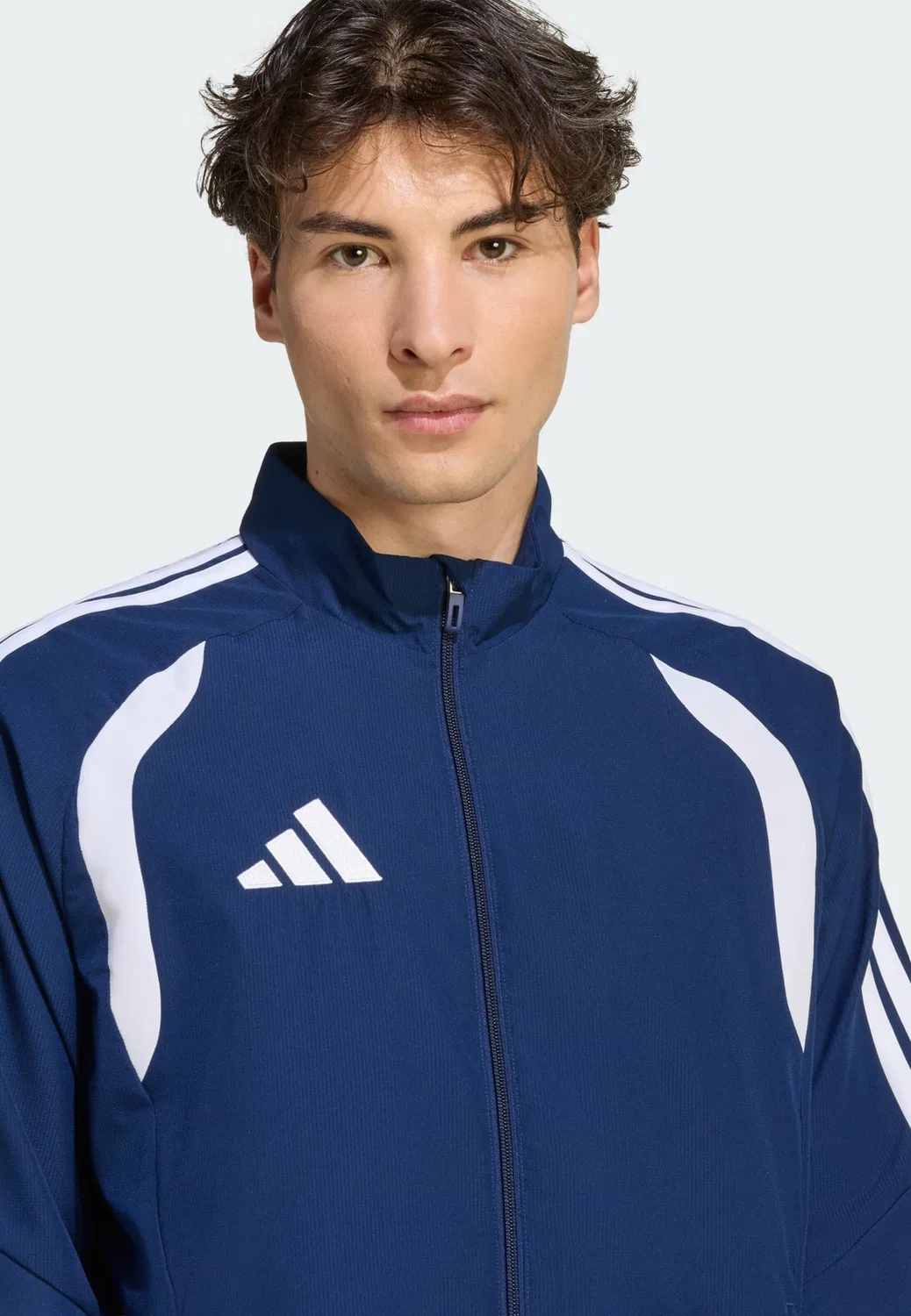Спортивная куртка Adidas Performance Tiro26 League темно-синего цвета — фото 4