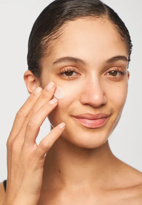 Увлажняющий крем для лица Satin-soft Imperial с полиглутаминовой кислотой 50 мл Avant Skincare — фото 3