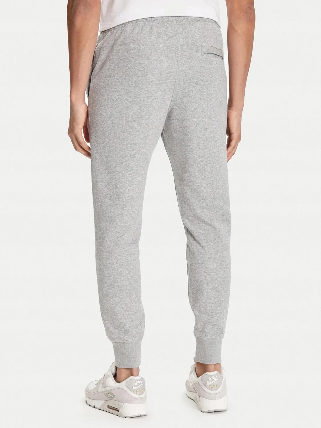 Мужские спортивные штаны с зауженными штанинами Nike Club Jogger, Цвет Grau — фото 3