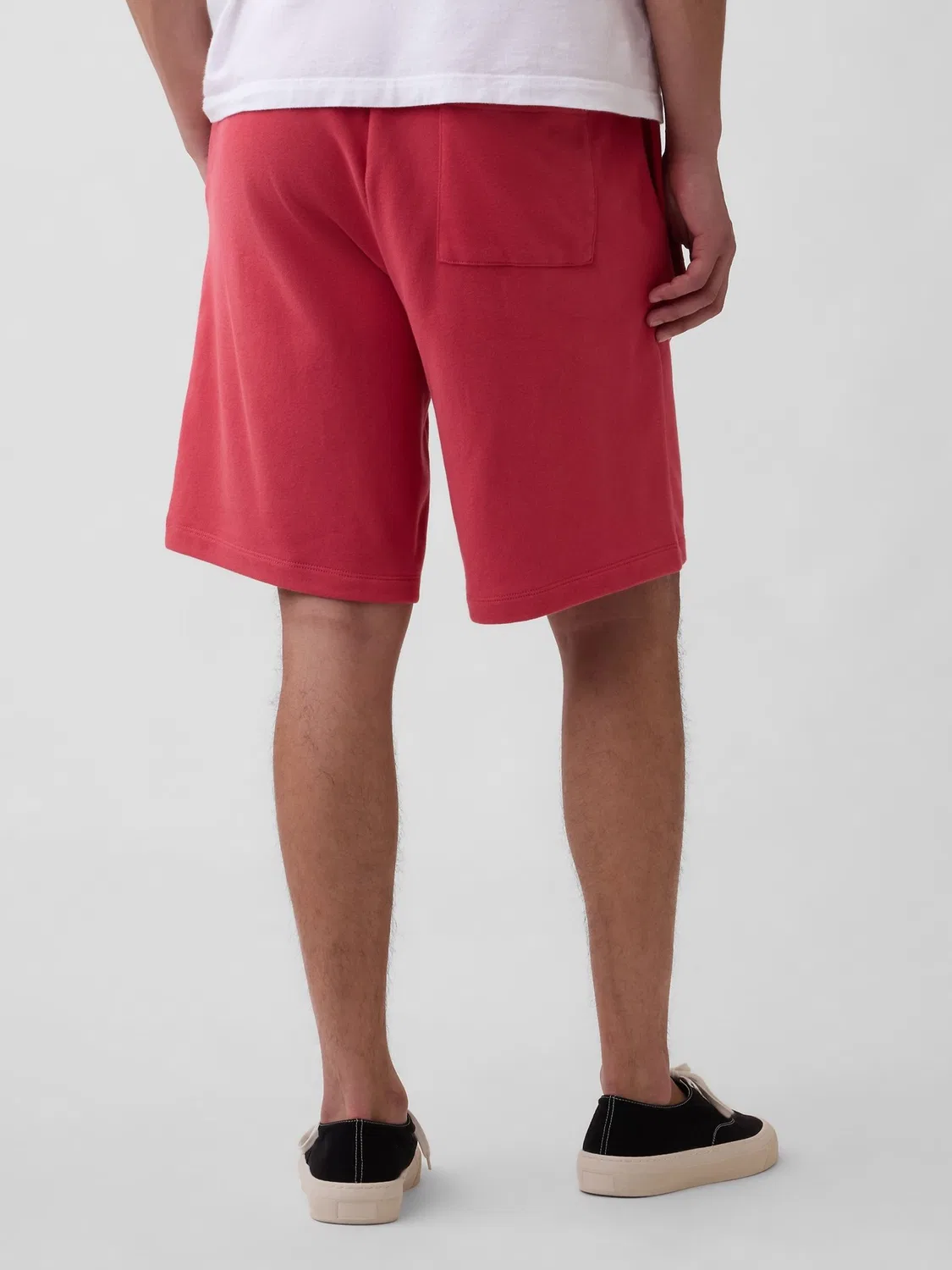 Шорты спортивные мягкие из футера Gap Red Vintage Soft Terry Relaxed Logo Gap, красный — фото 3