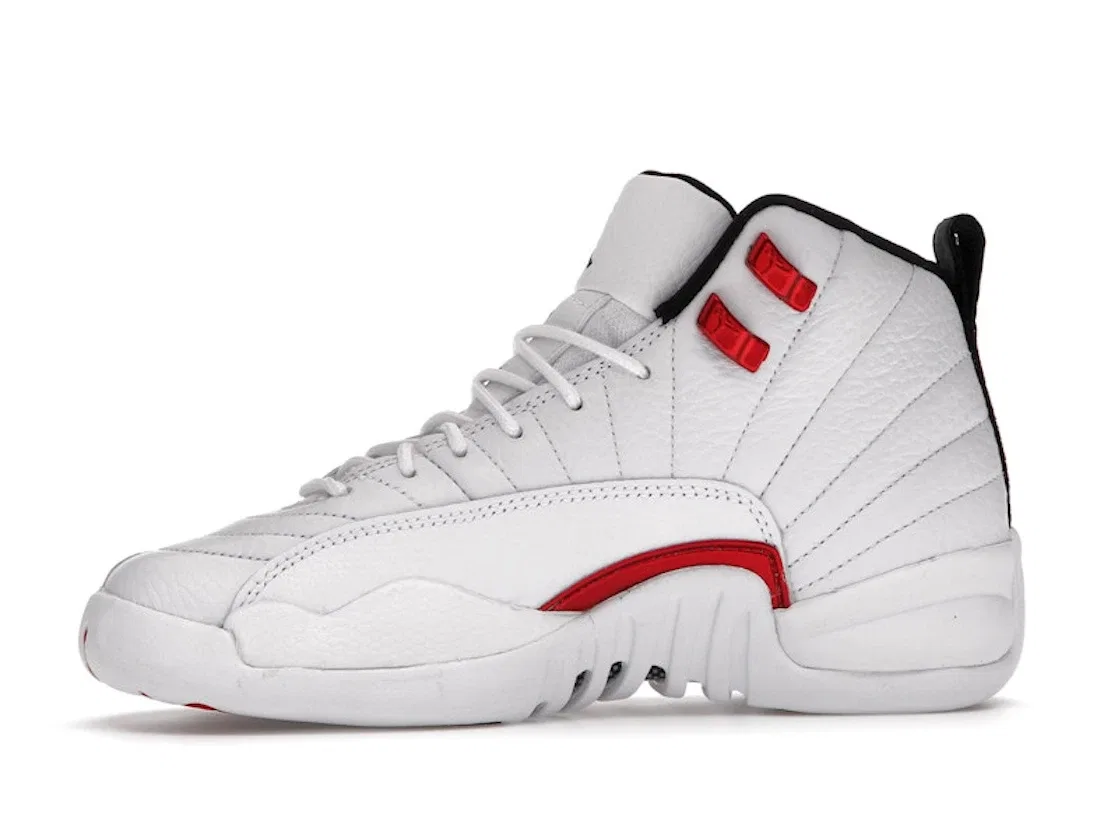 Детские кроссовки с принтом Jordan 12 Retro Twist Jordan, White/Black-University Red — фото 3