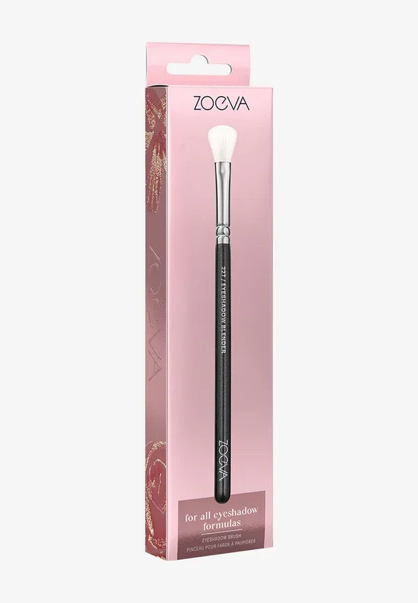 Кисть для теней 227 Eyeshadow Blender Zoeva — фото 2