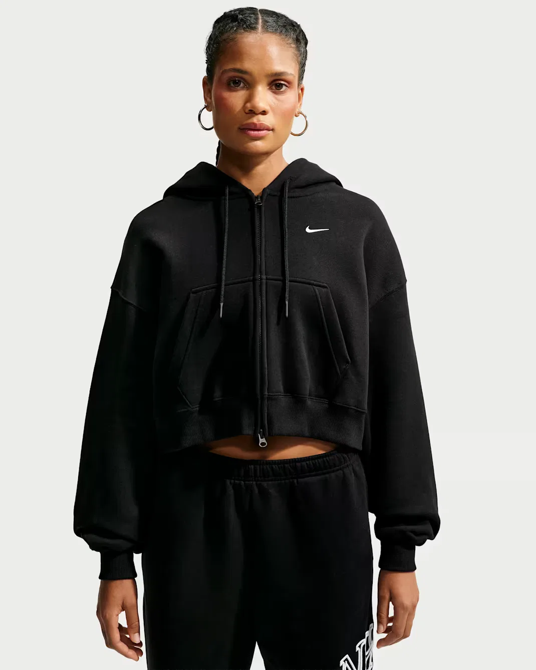 Женская укороченная толстовка оверсайз на молнии Nike Studio Fleece Medium Weight, Total Black/Sail — фото 3