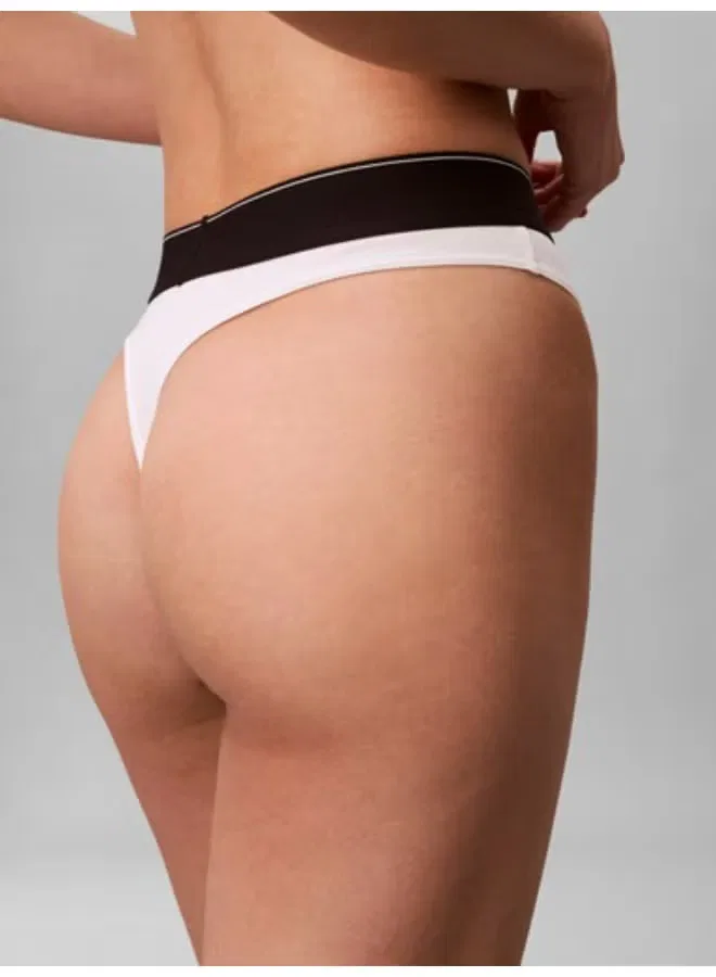 Трусы-стринги с логотипом графическим Monogram Microfibre Calvin Klein, белый — фото 3