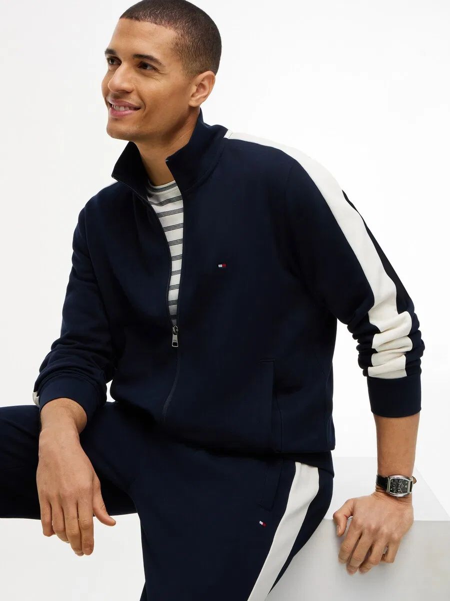 Спортивный костюм TOMMY HILFIGER 'ESS' темно-синего цвета — фото 4