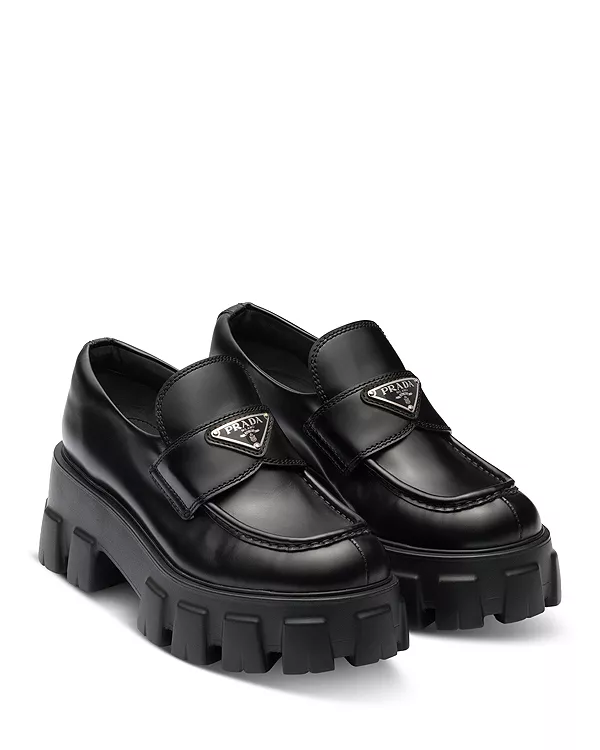 Женские лоферы «Монолит» из матовой кожи Prada, черный