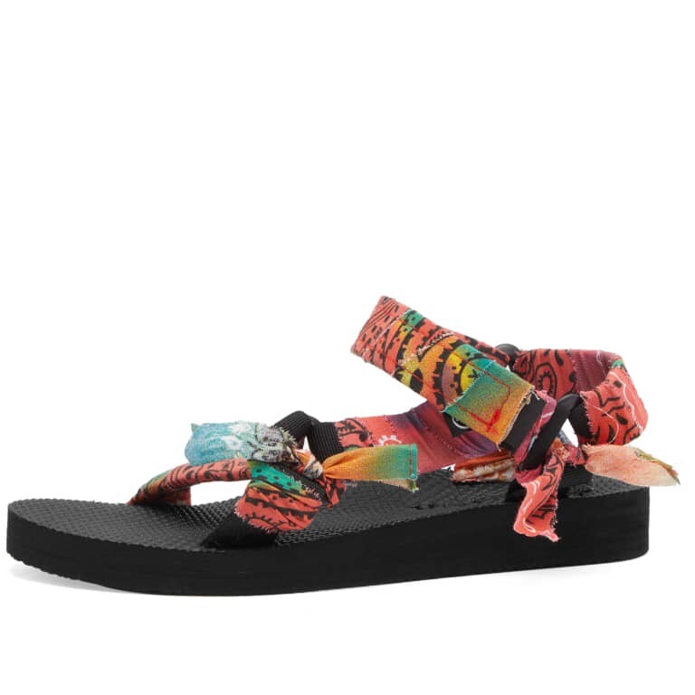 

Сандалии Arizona Love Multicolour Trekky, черный/мультиколор