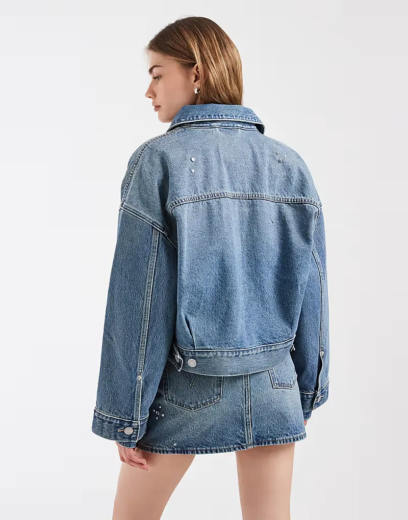 Укороченная джинсовая куртка Levi's с декором, синий — фото 4