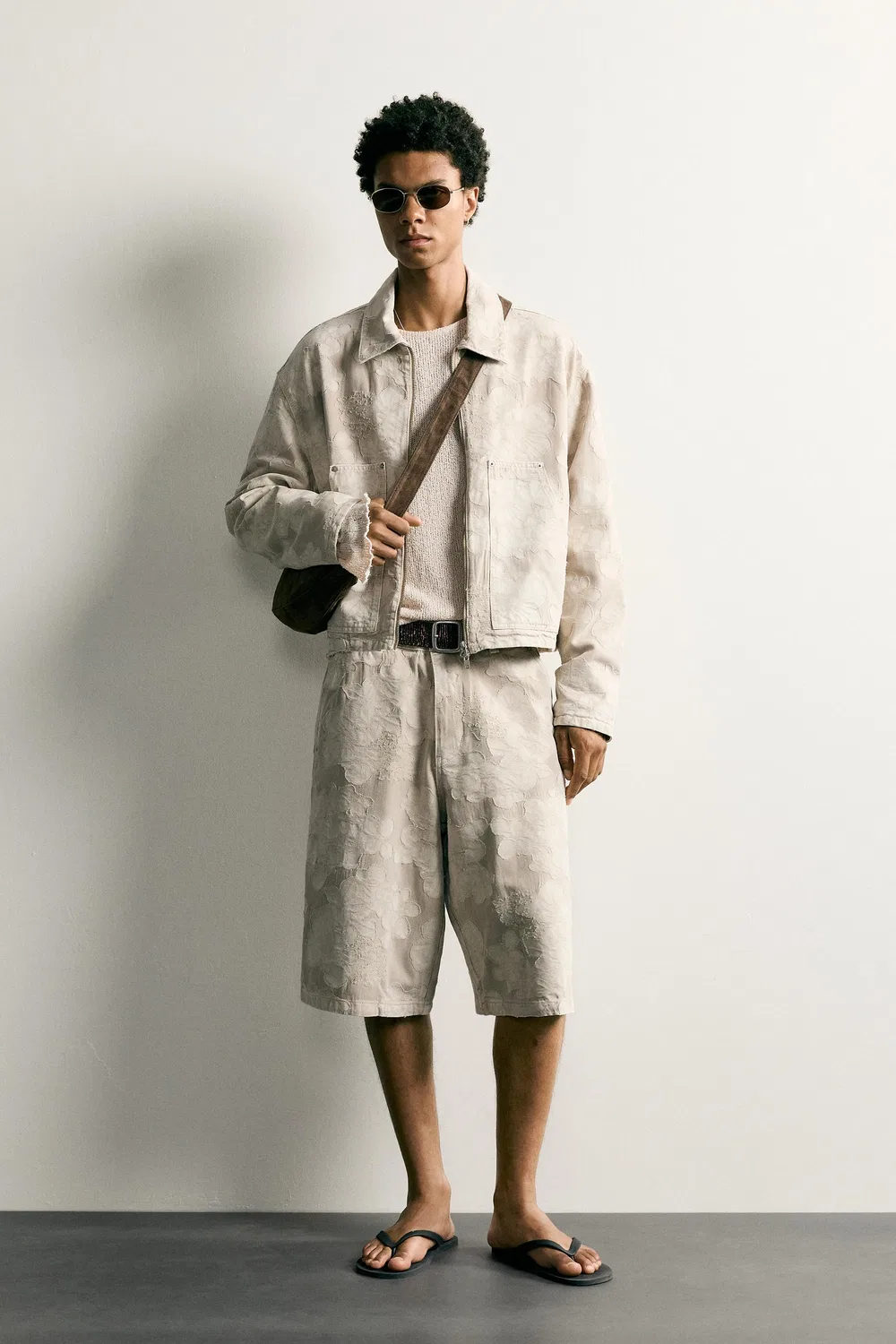 Укороченная куртка с цветочным жаккардовым принтом ZARA, camel