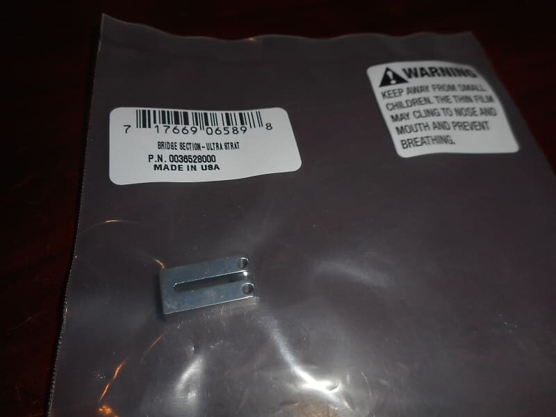 

Седло Fender Bridge для American Deluxe Strat (1), CHROME - 003-6528-000