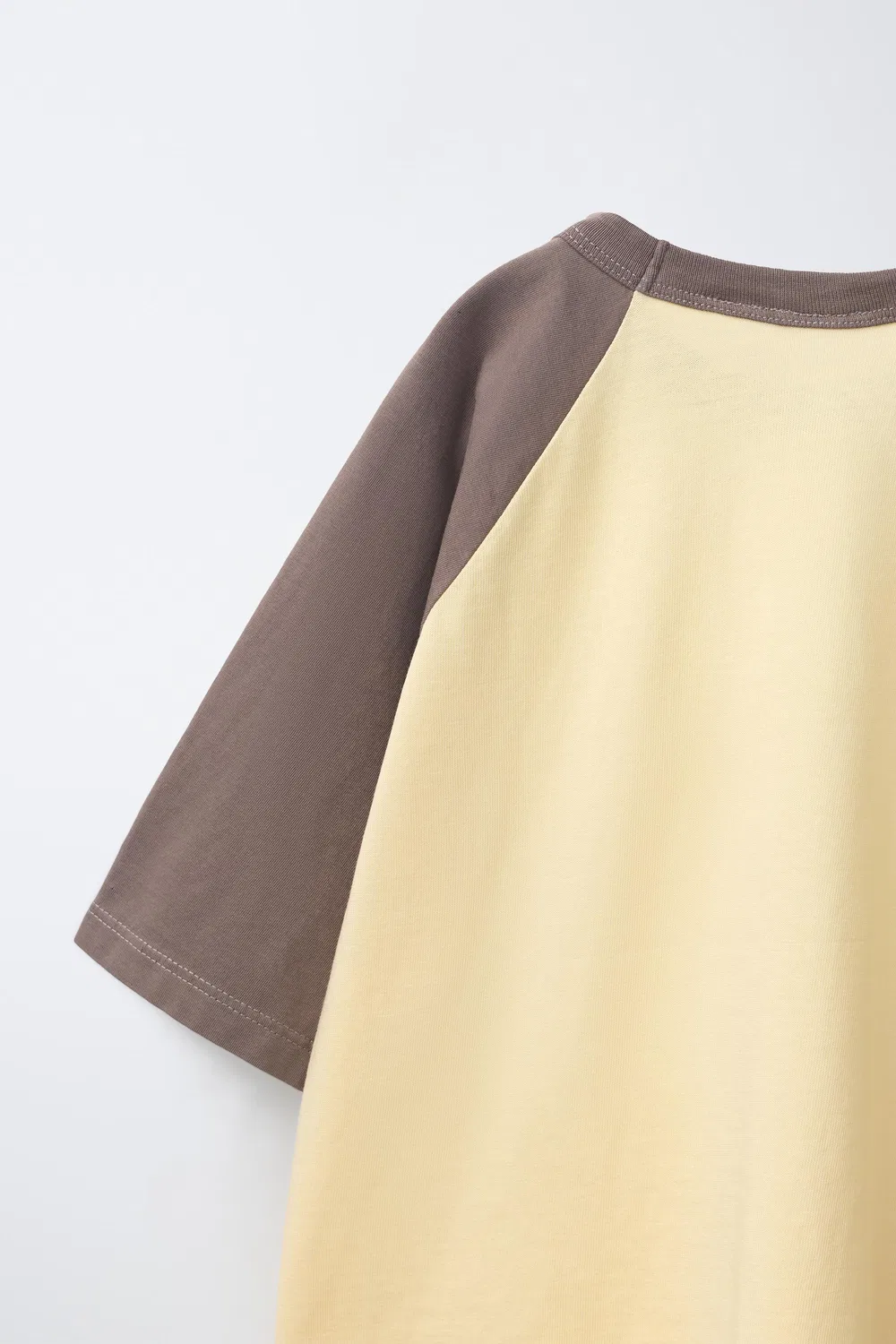 Футболка с контрастными рукавами реглан ZARA, Yellow — фото 4