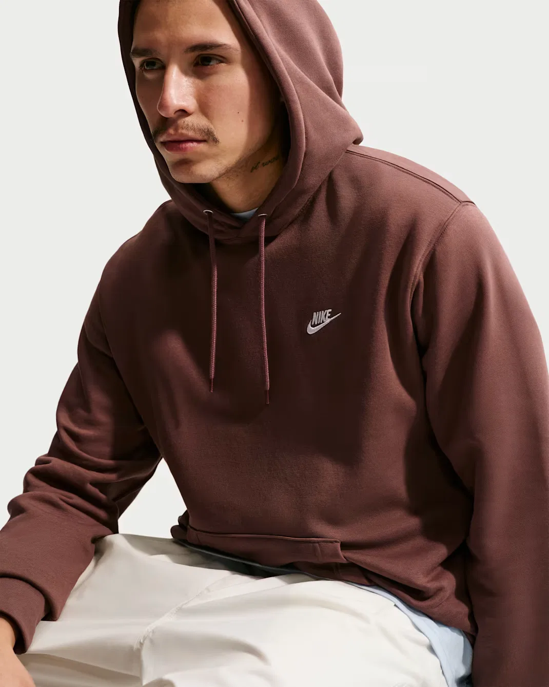 Мужская флисовая толстовка с капюшоном Nike Club, Tattoo/Tattoo/White — фото 3