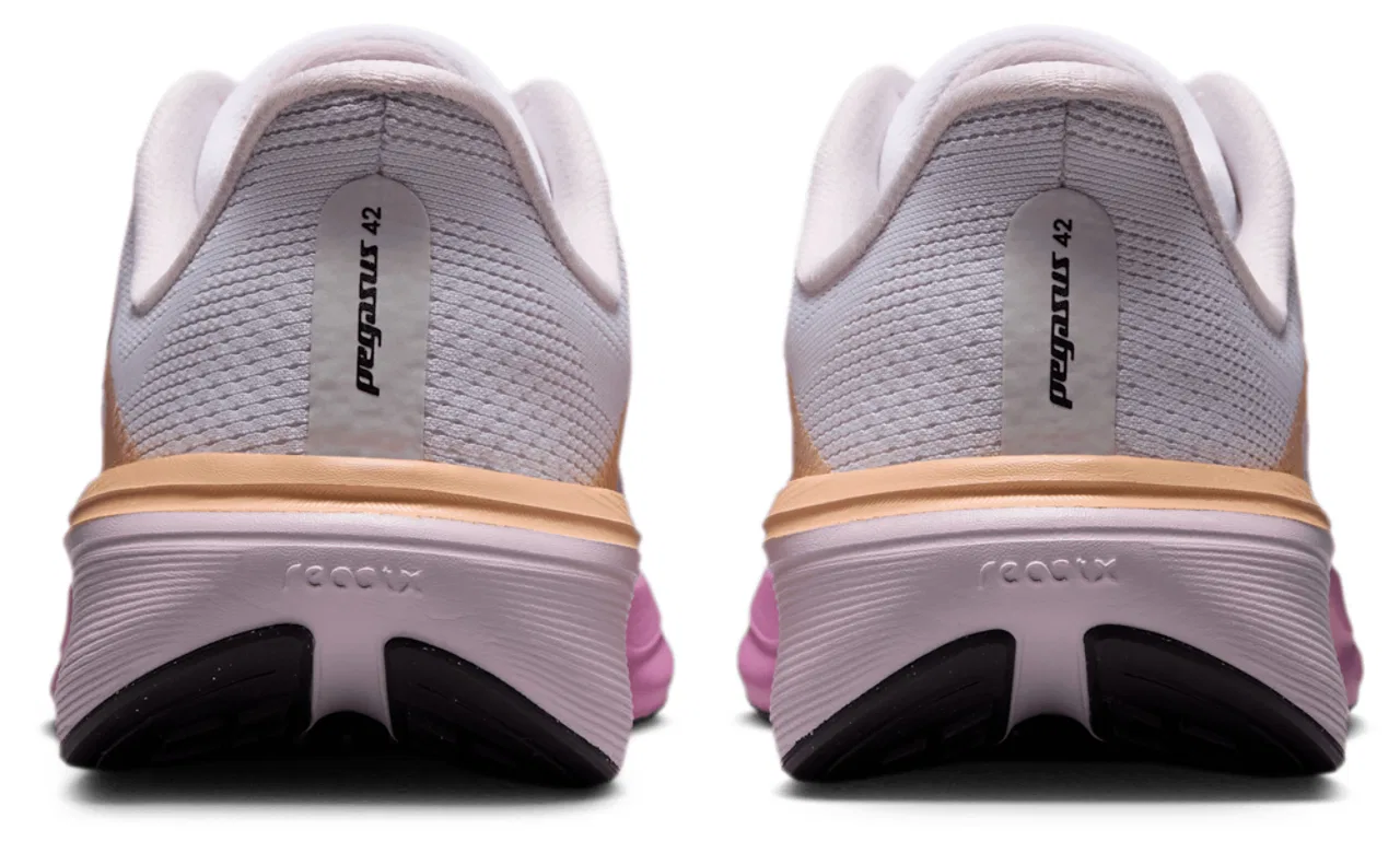 Кроссовки для мальчиков Air Zoom Pegasus 42 Nike, цвет Black/White/Bleached Lilac — фото 3
