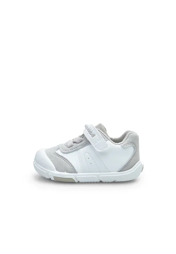 Кроссовки Bubblegummers first shoes Bata, белый