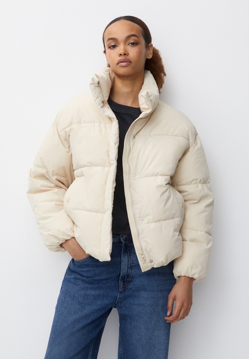 

Куртка зимняя Puffer With A Funnel Collar PULL&BEAR, бежевый