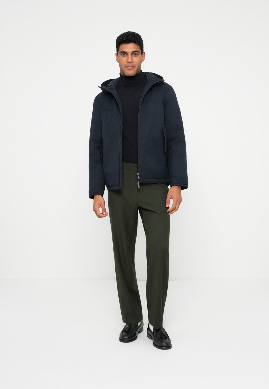 Куртка Tommy Hilfiger HOODED SHORT PADDED , Desert Sky/Mottled Dark Blue — фото 2