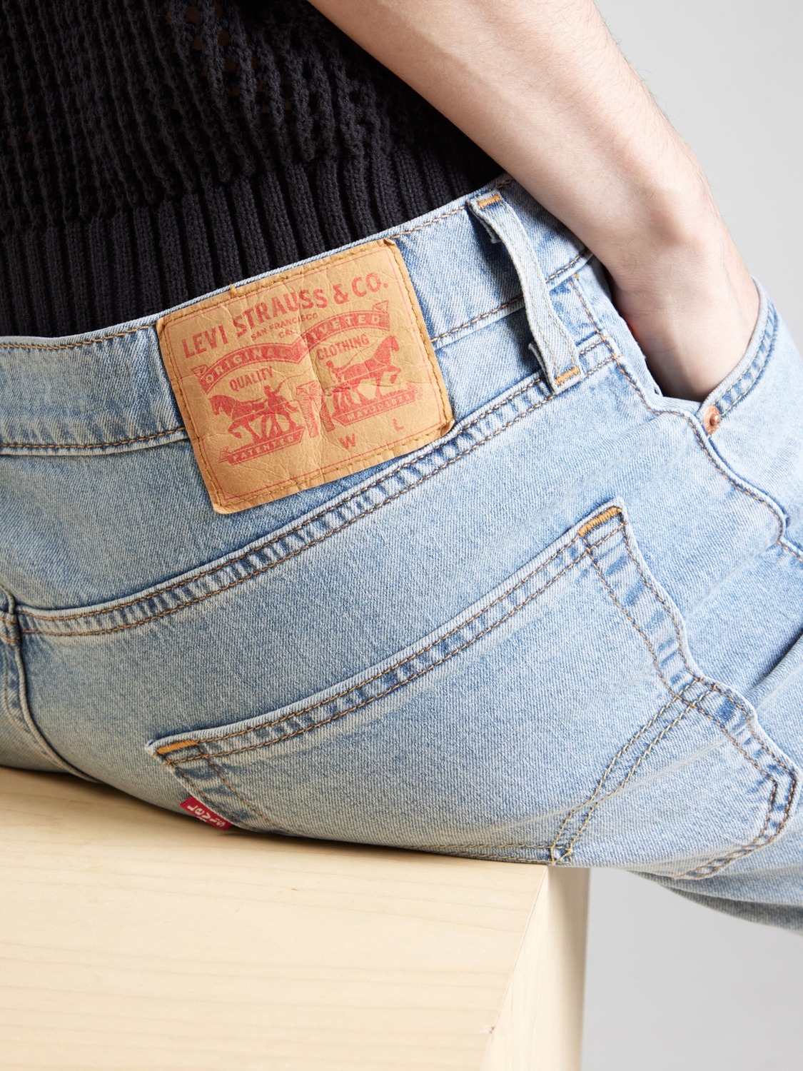 LEVI'S  Джинсы Regular '502 Taper Fit Performance Cool' для мужчин, светло-голубые — фото 2