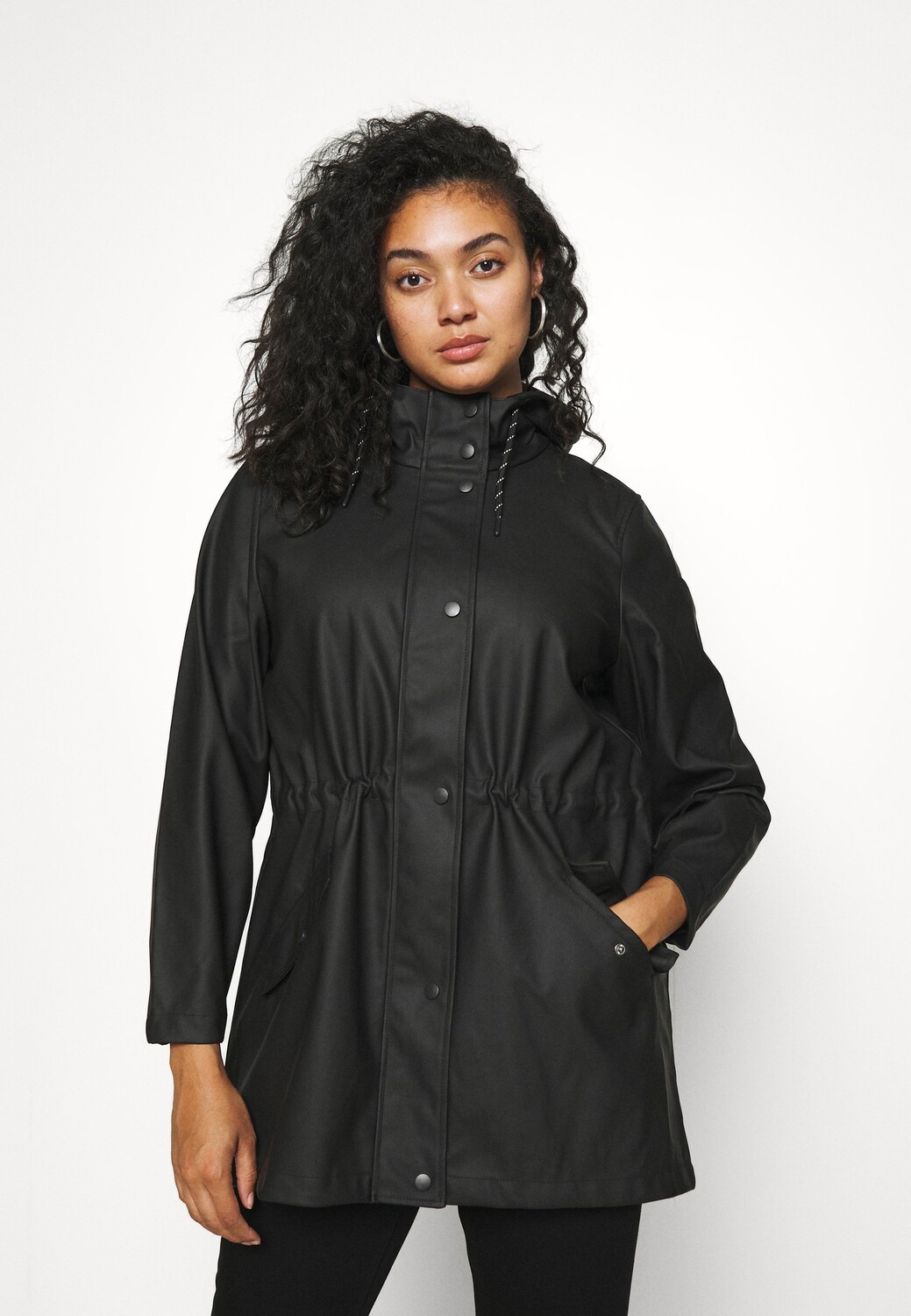 

Куртка Vero Moda Curve, черный