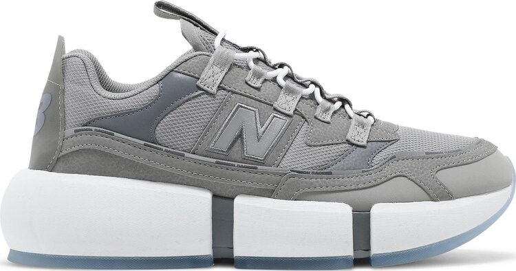 

Кроссовки New Balance Jaden Smith x Vision Racer 'Grey Silver', серый