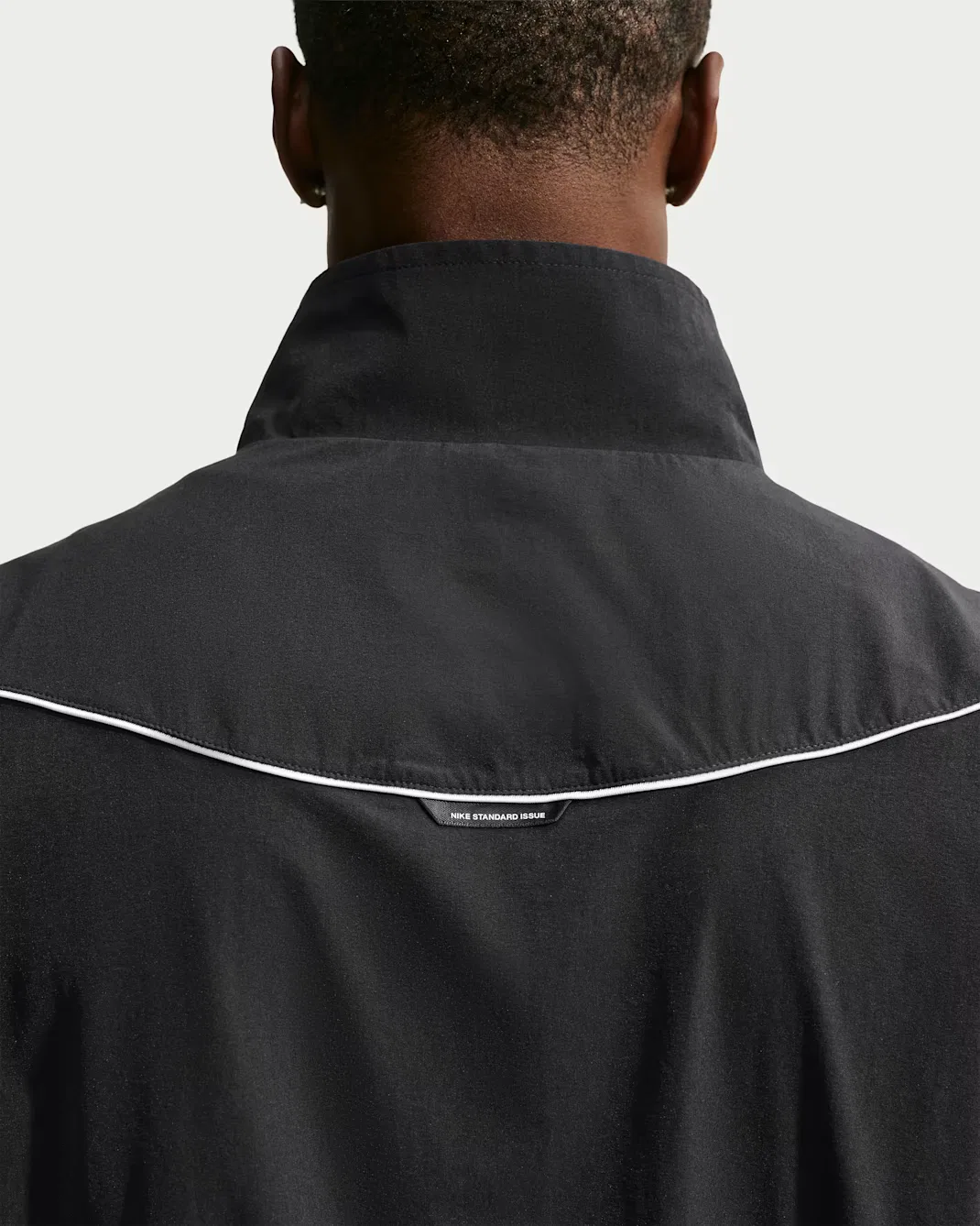 Мужская баскетбольная куртка Nike Dri-FIT из тканого материала Nike Standard Issue, Black/Pale Ivory/Pale Ivory — фото 2