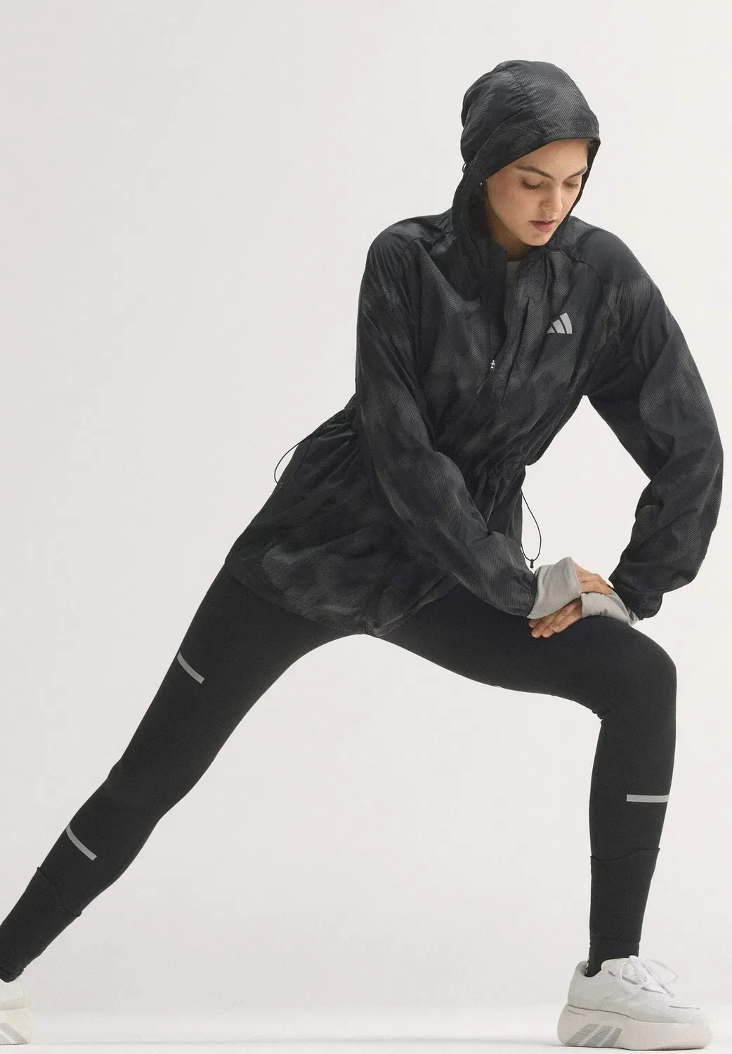 Куртка Adi365 с ярким принтом по всей поверхности - водонепроницаемая куртка Adidas Performance, Black — фото 2