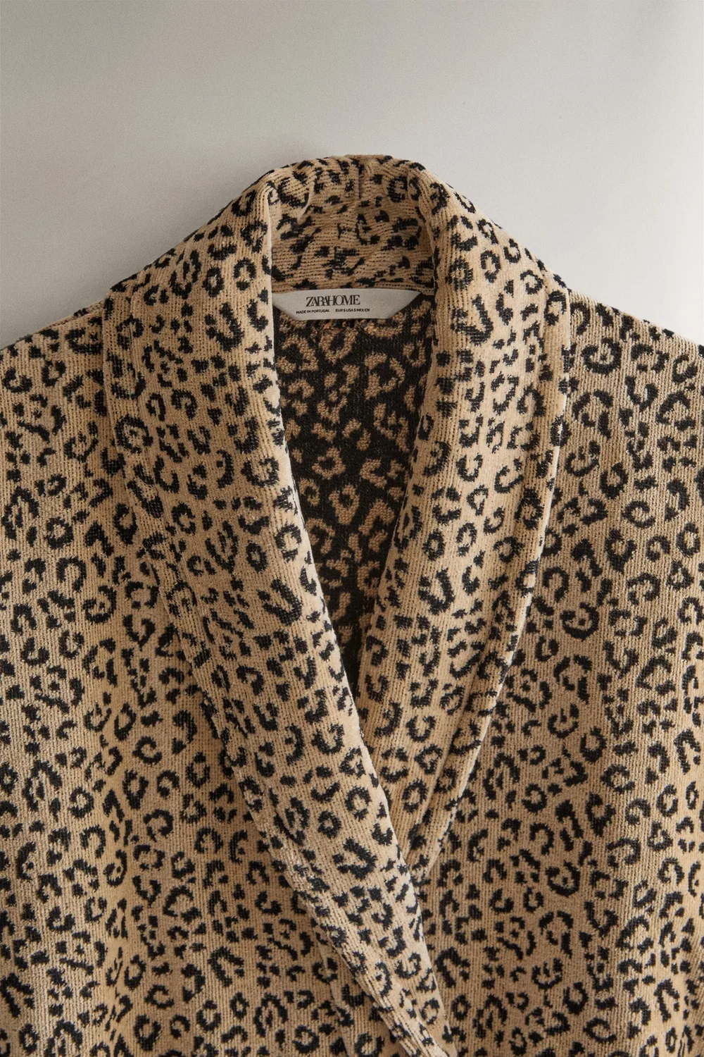 Велюровый халат с животным принтом ZARA, Leopard — фото 4
