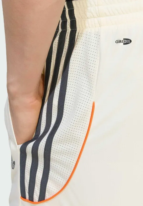 Шорты Teamgeist 26 - спортивные штаны Adidas Originals, белый/кремовый — фото 4