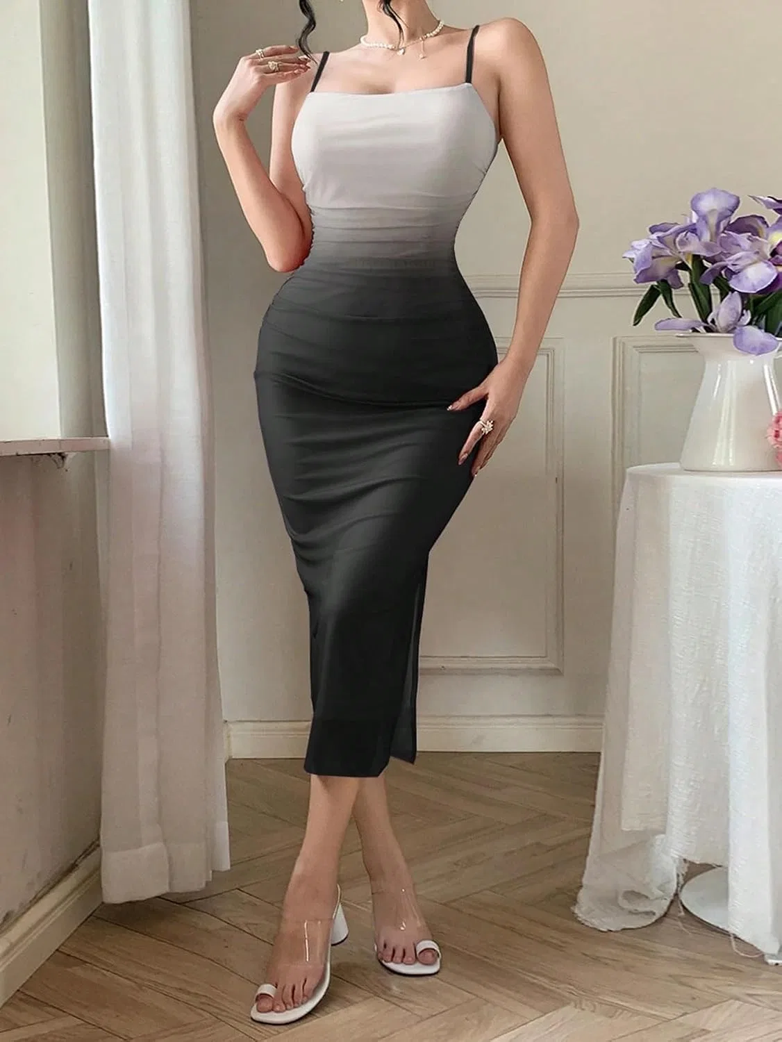 Женское элегантное длинное платье-комбинация на бретельках, Black — фото 2